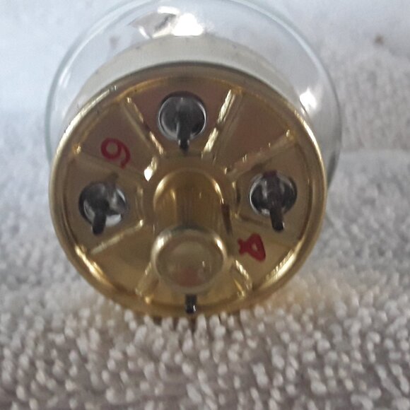 Vintage G.E Projector Lamp- DFE, 30V, 80W never used, box is worn due to age - Picture 4 of 6